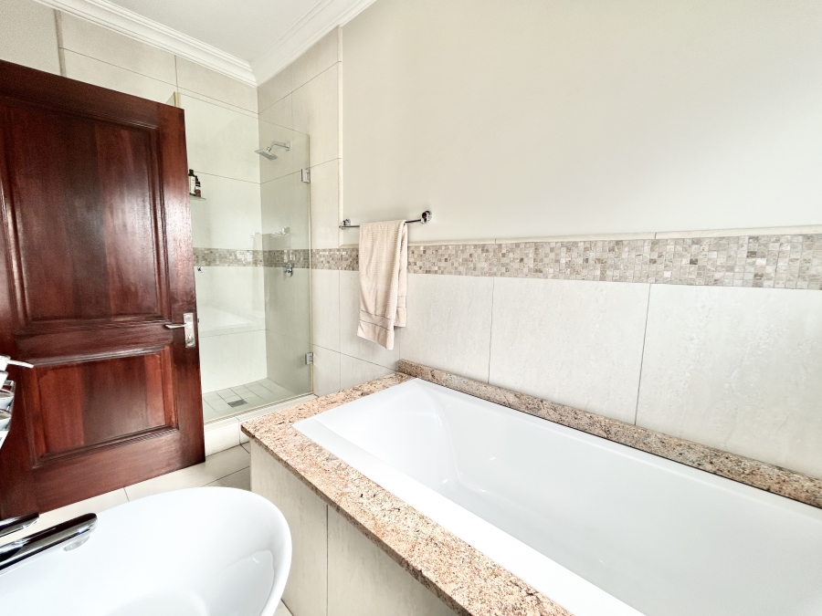 6 Bedroom Property for Sale in Blue Valley Golf Estate Gauteng