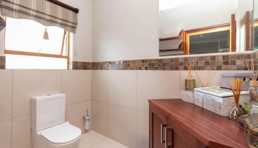 6 Bedroom Property for Sale in Blue Valley Golf Estate Gauteng