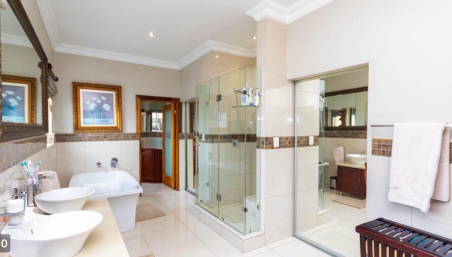 6 Bedroom Property for Sale in Blue Valley Golf Estate Gauteng