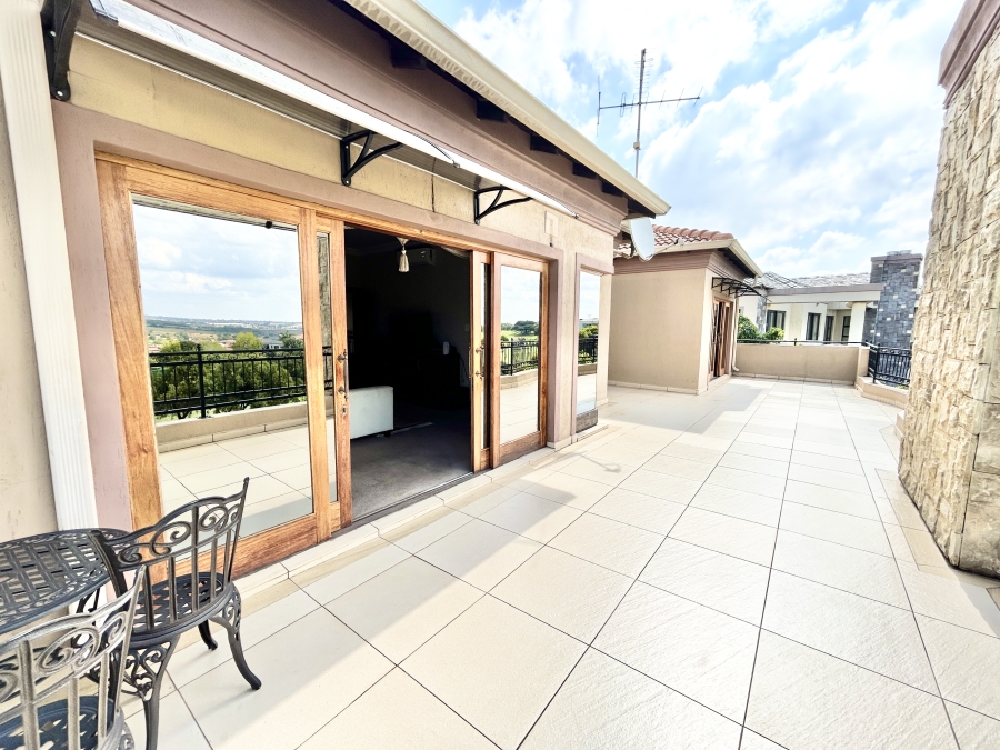 6 Bedroom Property for Sale in Blue Valley Golf Estate Gauteng