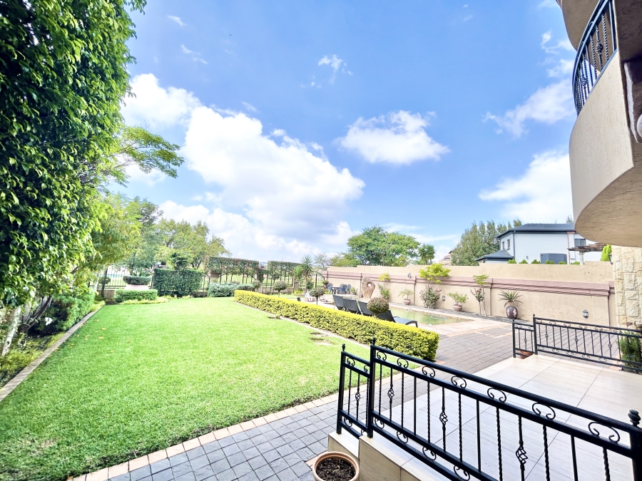 6 Bedroom Property for Sale in Blue Valley Golf Estate Gauteng