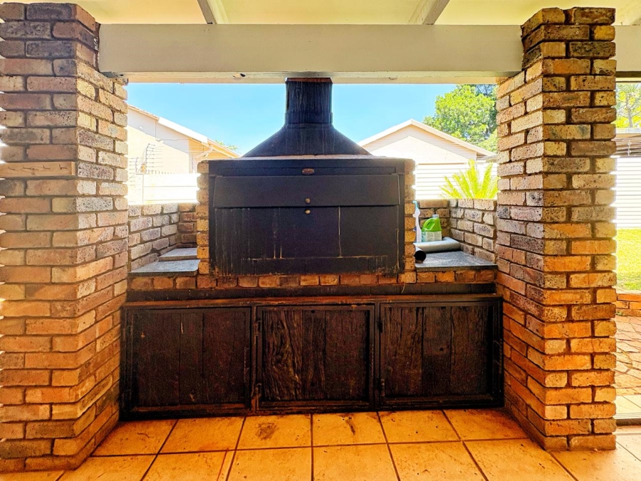 4 Bedroom Property for Sale in Wonderboom Gauteng