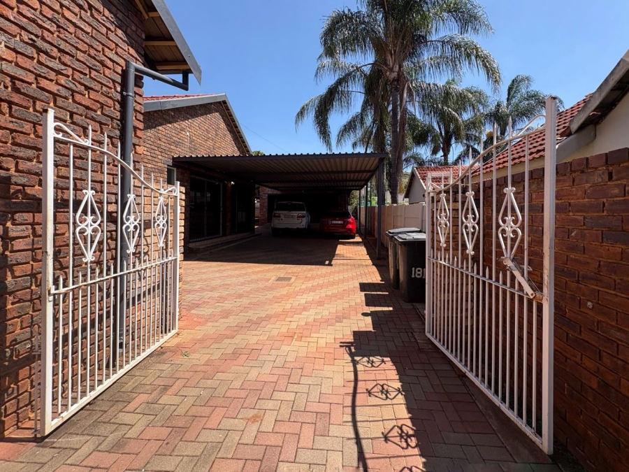 4 Bedroom Property for Sale in Wonderboom Gauteng