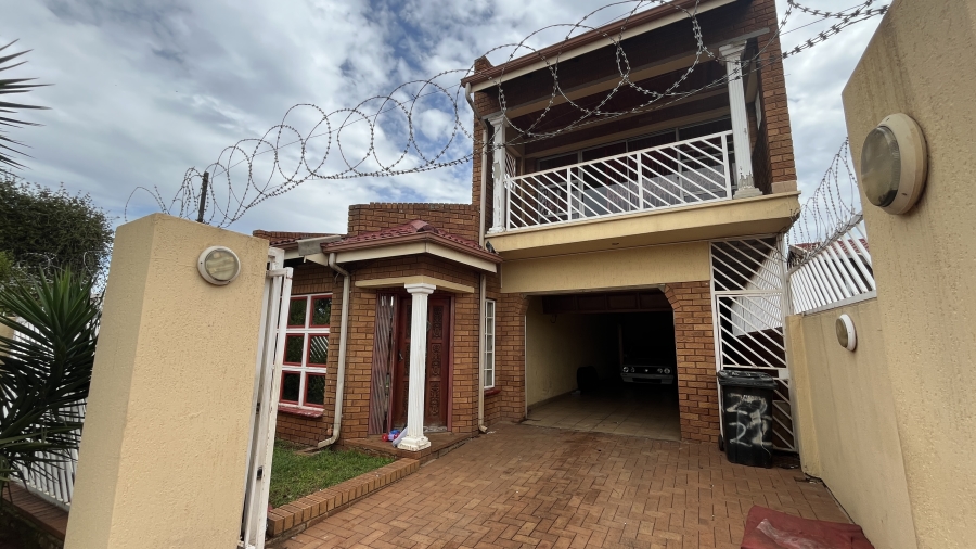 3 Bedroom Property for Sale in Lenasia South Gauteng
