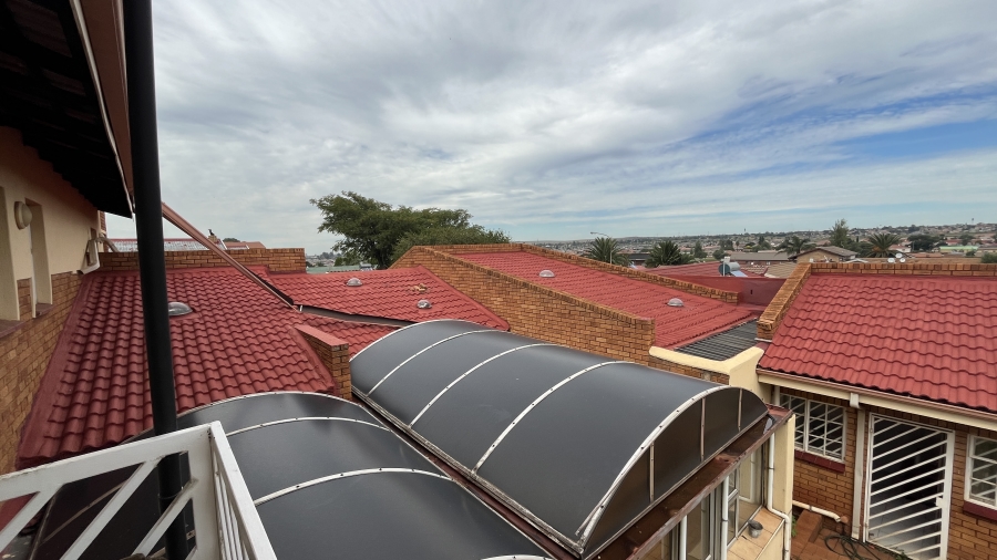 3 Bedroom Property for Sale in Lenasia South Gauteng