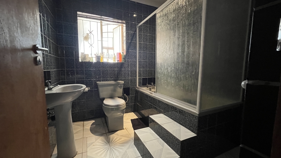 3 Bedroom Property for Sale in Lenasia South Gauteng