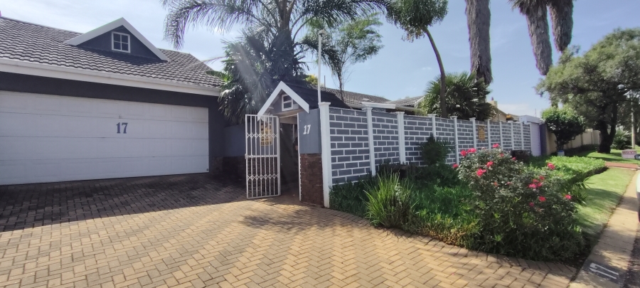 3 Bedroom Property for Sale in Verwoerdpark Gauteng