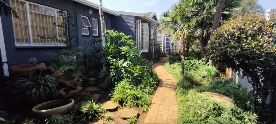 3 Bedroom Property for Sale in Verwoerdpark Gauteng