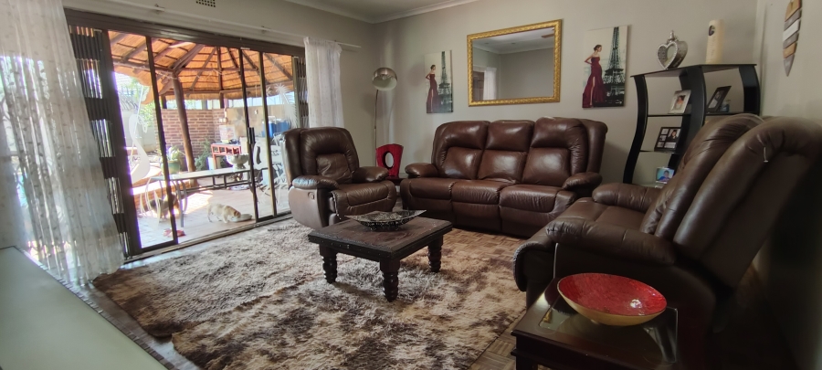 3 Bedroom Property for Sale in Verwoerdpark Gauteng