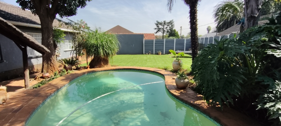 3 Bedroom Property for Sale in Verwoerdpark Gauteng