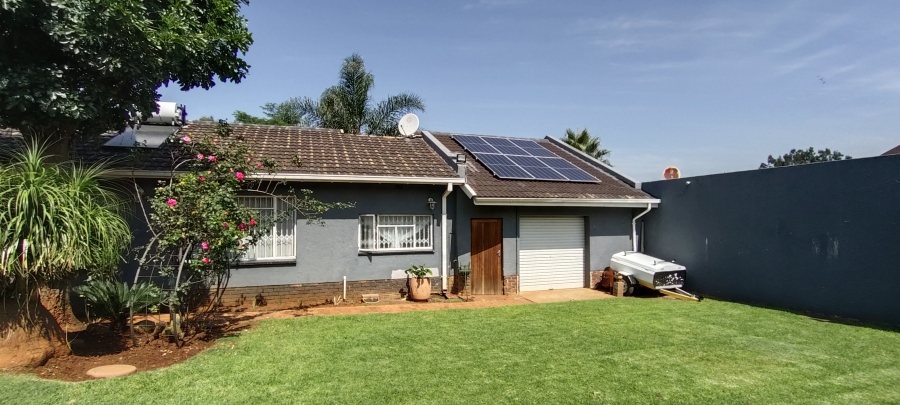 3 Bedroom Property for Sale in Verwoerdpark Gauteng
