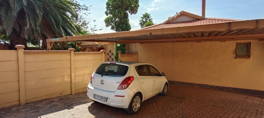 3 Bedroom Property for Sale in Verwoerdpark Gauteng