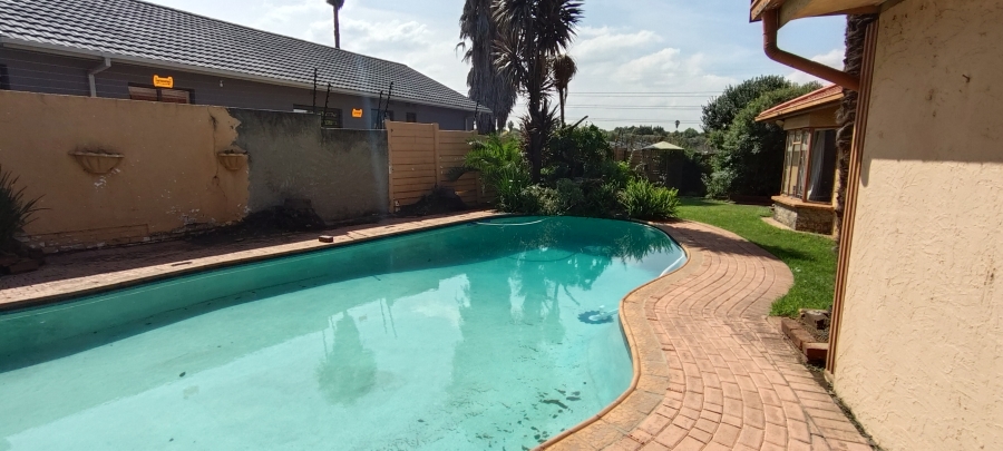 3 Bedroom Property for Sale in Verwoerdpark Gauteng