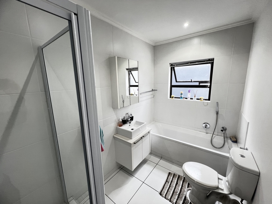1 Bedroom Property for Sale in Lonehill Gauteng