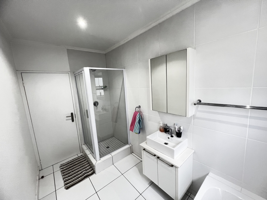 1 Bedroom Property for Sale in Lonehill Gauteng