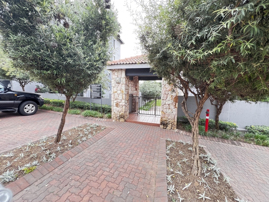 1 Bedroom Property for Sale in Lonehill Gauteng
