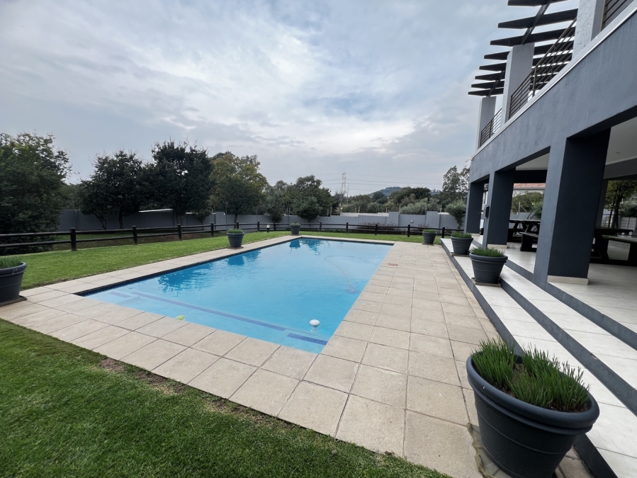 1 Bedroom Property for Sale in Lonehill Gauteng