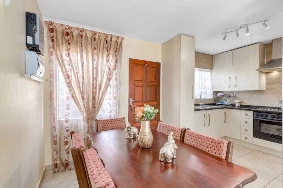 2 Bedroom Property for Sale in Noordwyk Gauteng