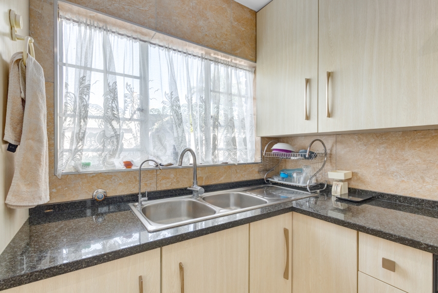 2 Bedroom Property for Sale in Noordwyk Gauteng
