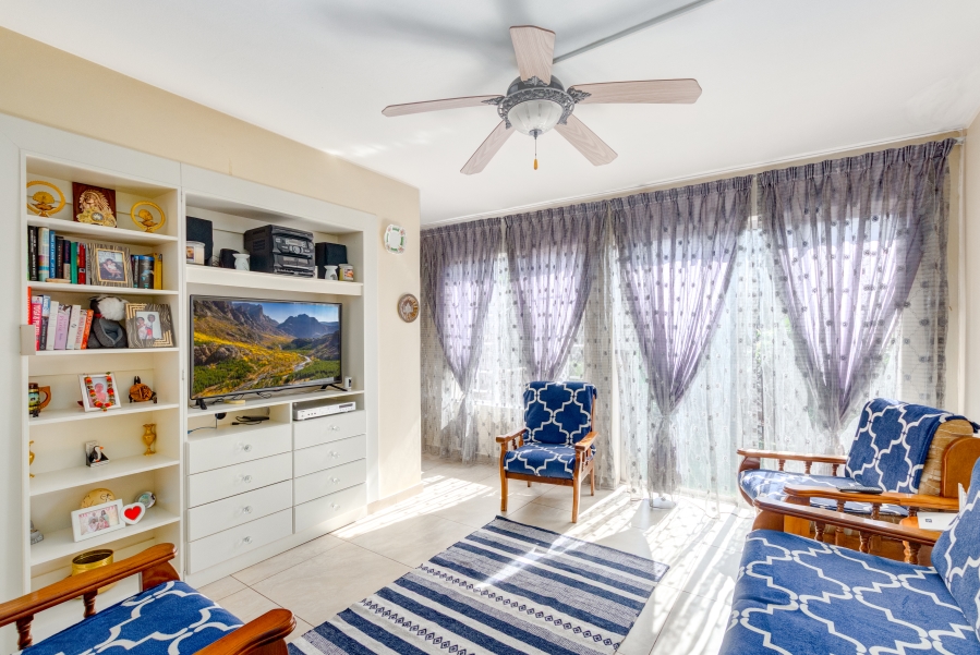2 Bedroom Property for Sale in Noordwyk Gauteng