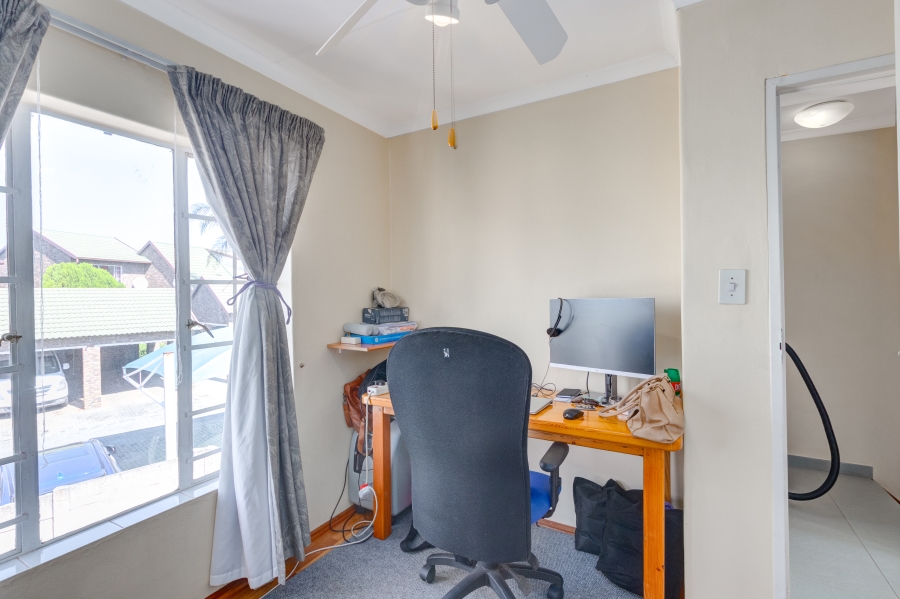 2 Bedroom Property for Sale in Noordwyk Gauteng