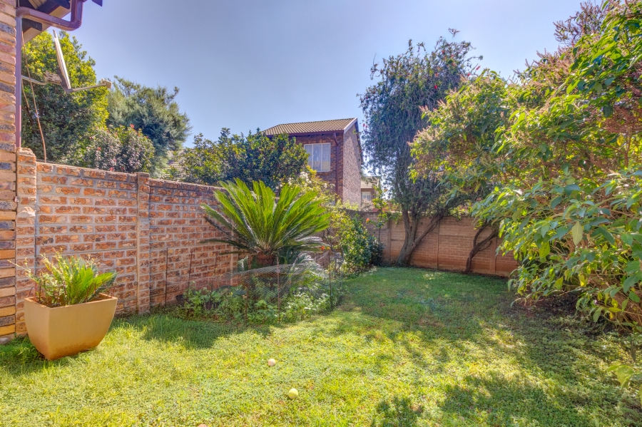 2 Bedroom Property for Sale in Noordwyk Gauteng