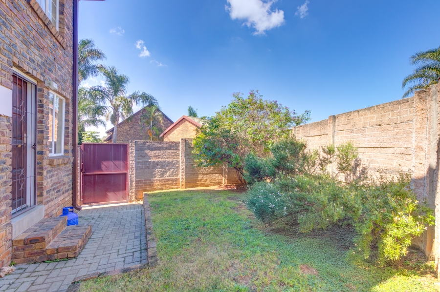 2 Bedroom Property for Sale in Noordwyk Gauteng