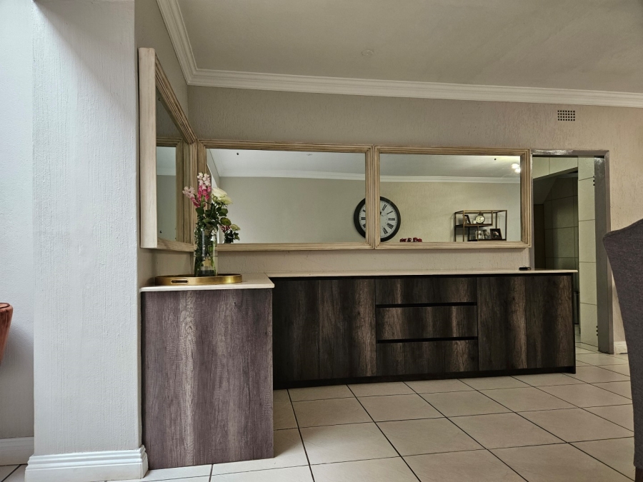 To Let 3 Bedroom Property for Rent in Atholl Gauteng