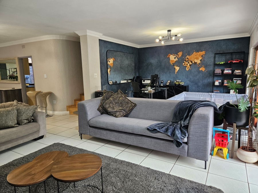 To Let 3 Bedroom Property for Rent in Atholl Gauteng