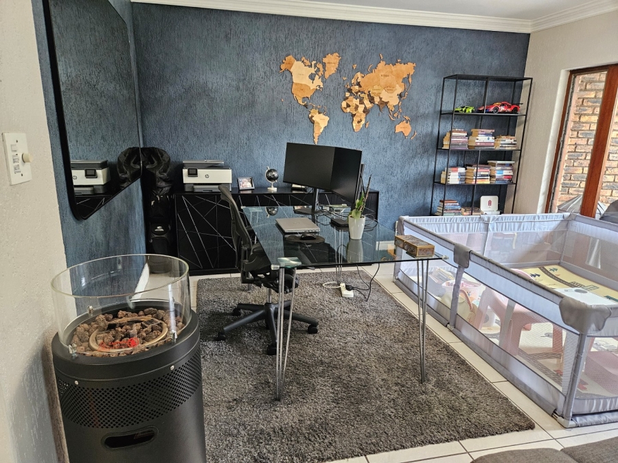To Let 3 Bedroom Property for Rent in Atholl Gauteng