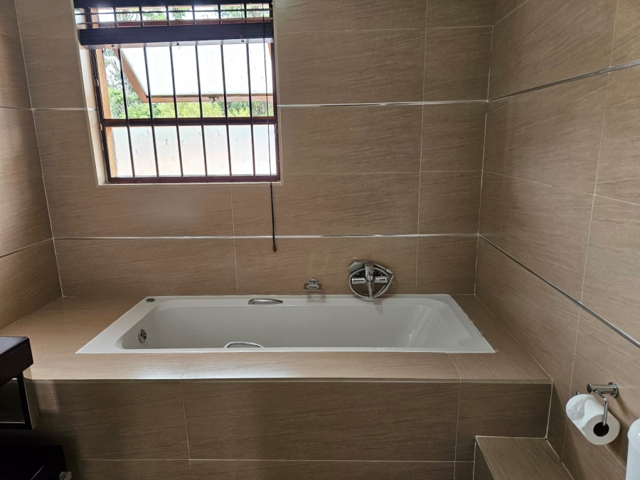 To Let 3 Bedroom Property for Rent in Atholl Gauteng
