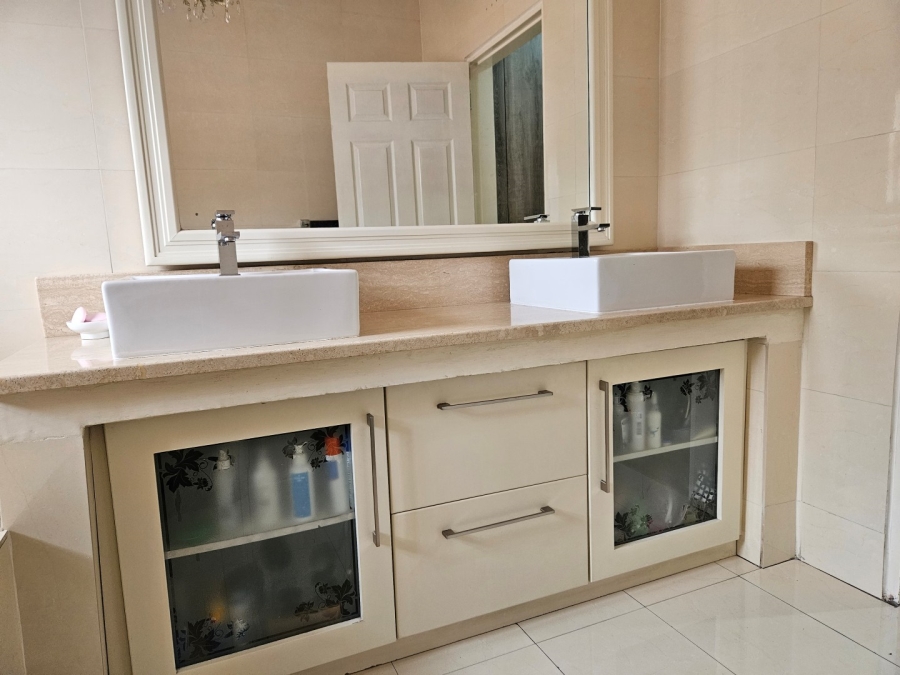 To Let 3 Bedroom Property for Rent in Atholl Gauteng