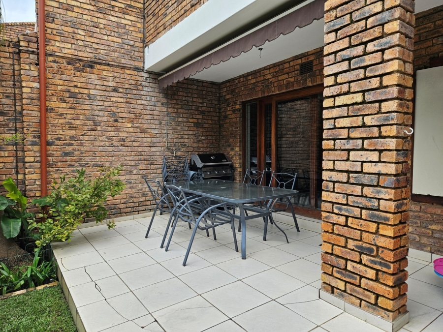 To Let 3 Bedroom Property for Rent in Atholl Gauteng