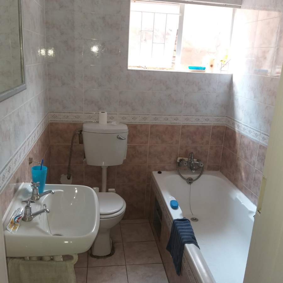 3 Bedroom Property for Sale in Garsfontein Gauteng