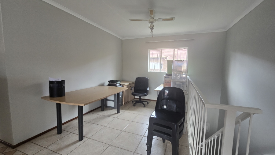 3 Bedroom Property for Sale in Garsfontein Gauteng