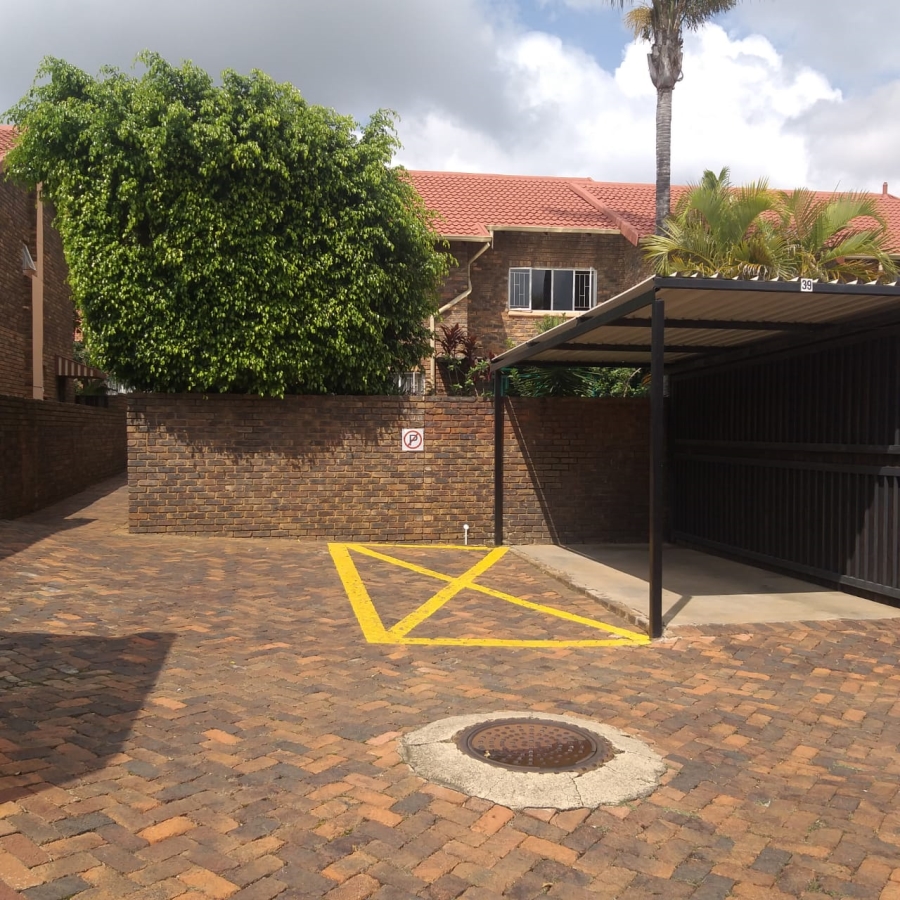 3 Bedroom Property for Sale in Garsfontein Gauteng