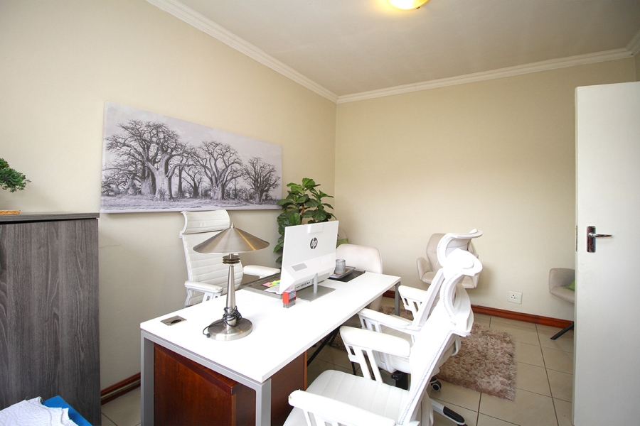 4 Bedroom Property for Sale in Kyalami Estates Gauteng