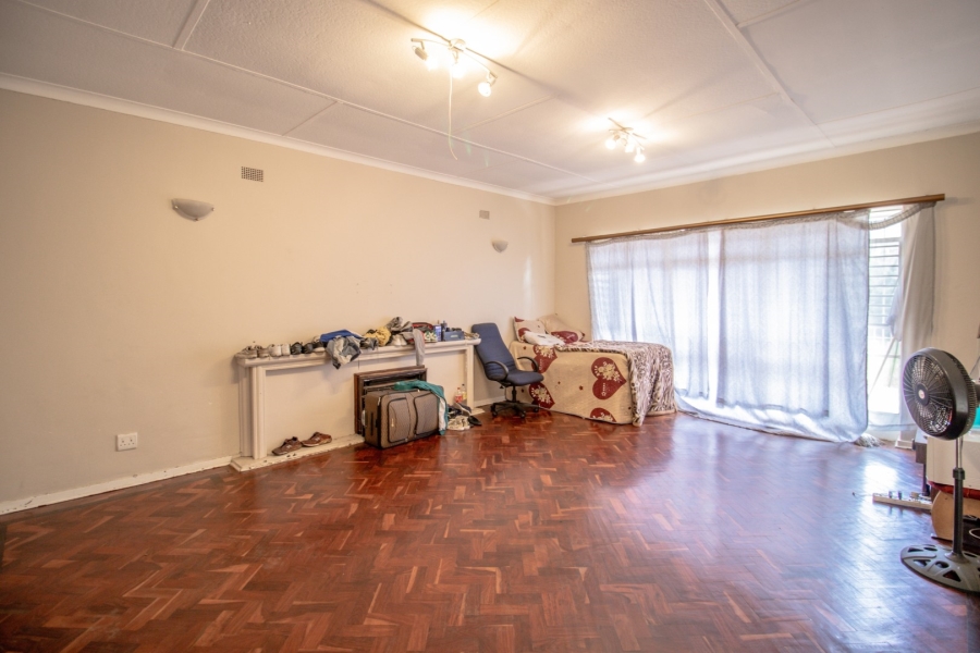 6 Bedroom Property for Sale in Greenside Gauteng