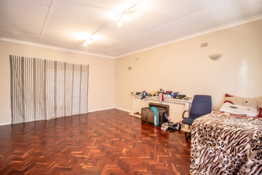 6 Bedroom Property for Sale in Greenside Gauteng