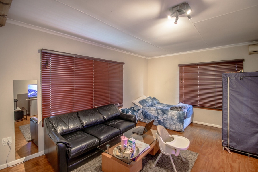 6 Bedroom Property for Sale in Greenside Gauteng