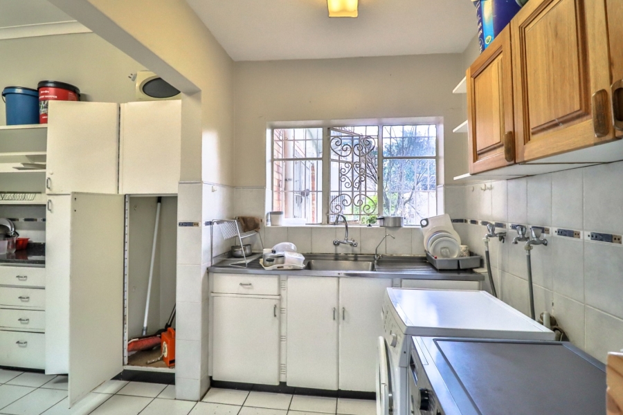 6 Bedroom Property for Sale in Greenside Gauteng