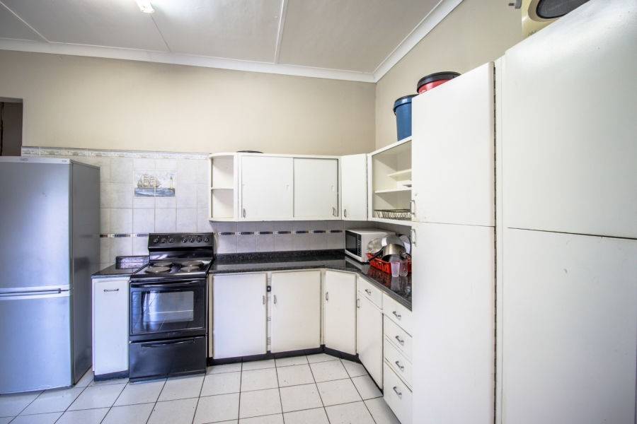 6 Bedroom Property for Sale in Greenside Gauteng