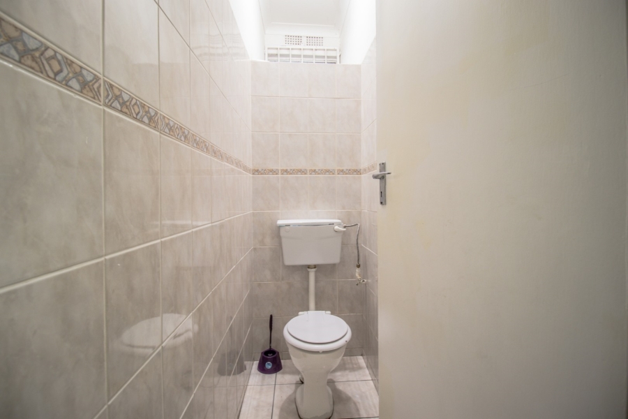 6 Bedroom Property for Sale in Greenside Gauteng