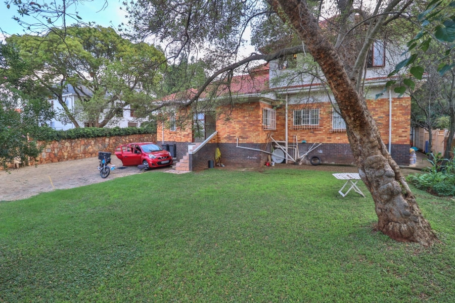 6 Bedroom Property for Sale in Greenside Gauteng