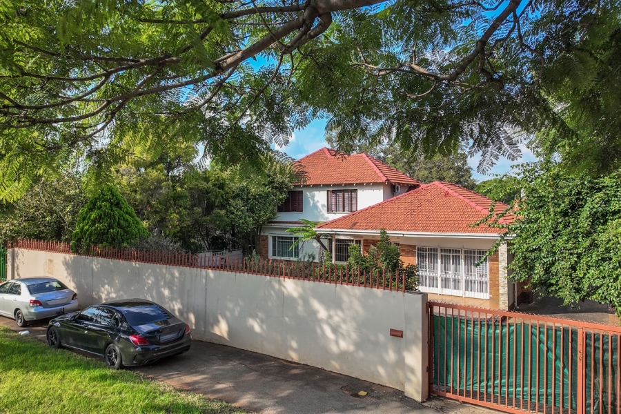 6 Bedroom Property for Sale in Greenside Gauteng