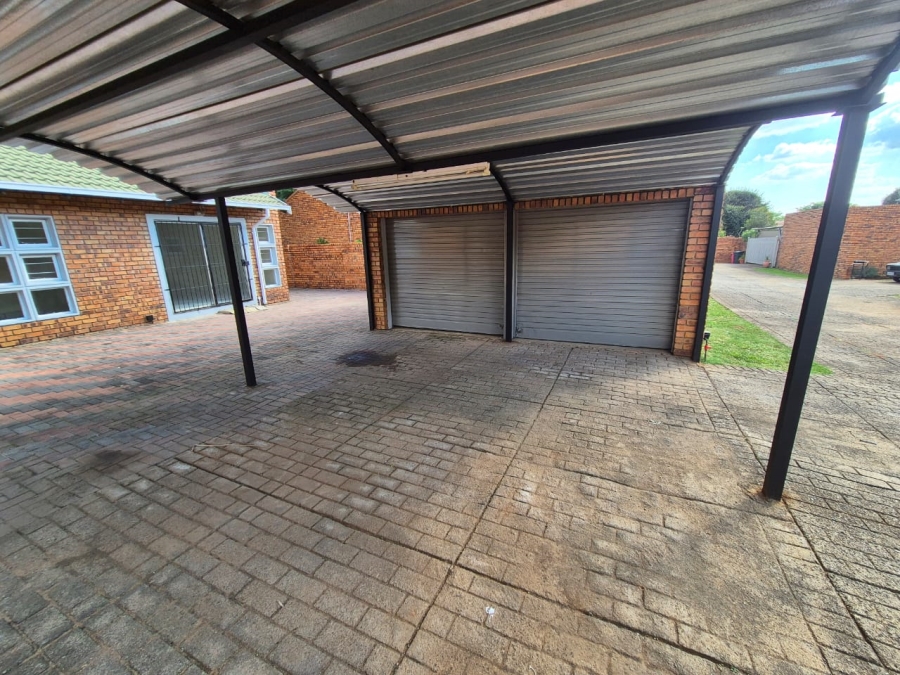 3 Bedroom Property for Sale in Annlin Gauteng