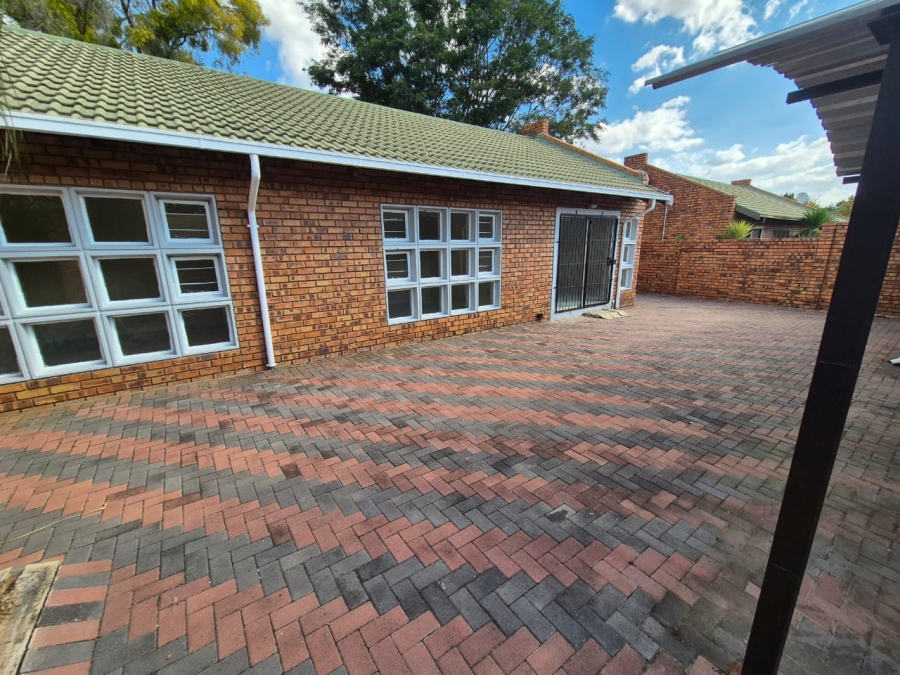 3 Bedroom Property for Sale in Annlin Gauteng