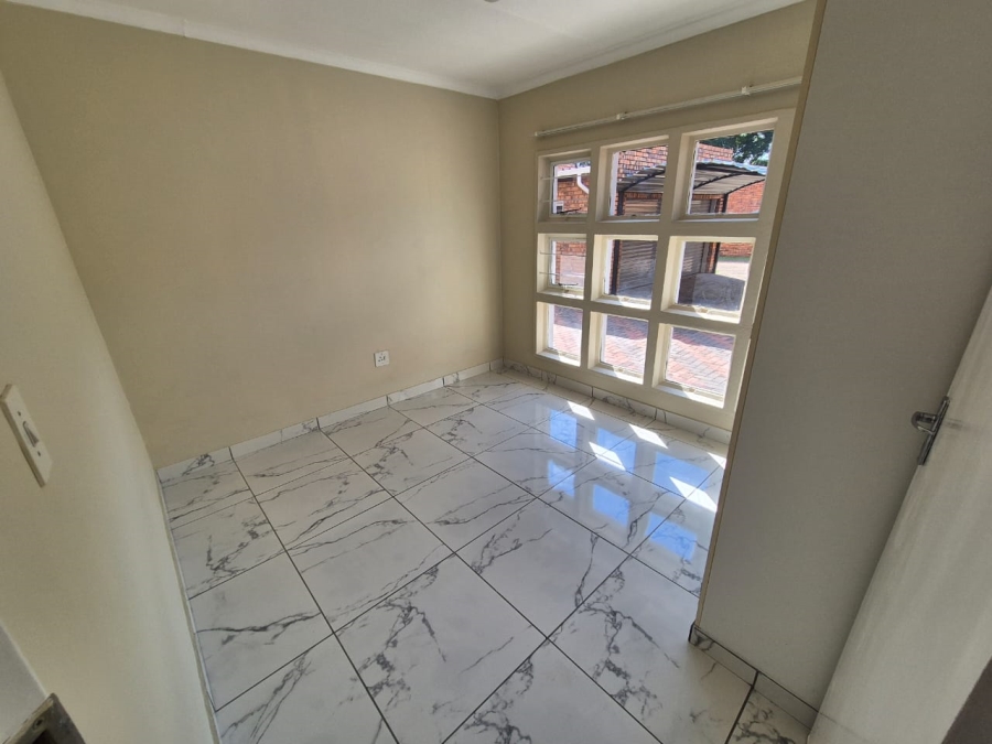 3 Bedroom Property for Sale in Annlin Gauteng