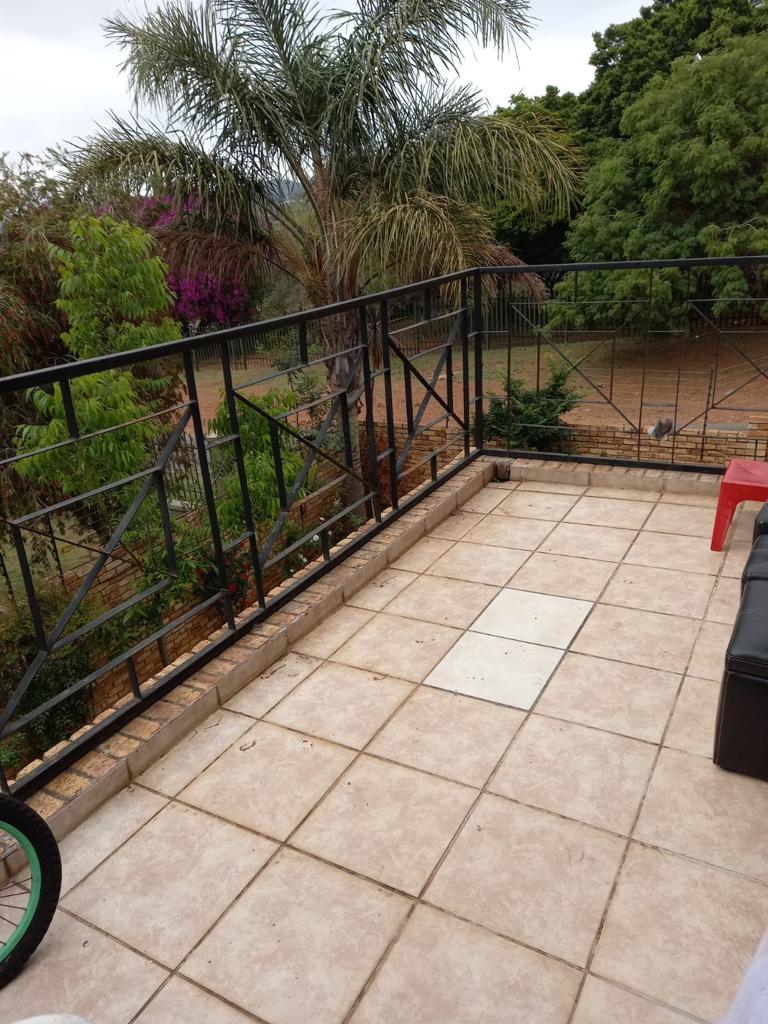 2 Bedroom Property for Sale in Little Falls Gauteng