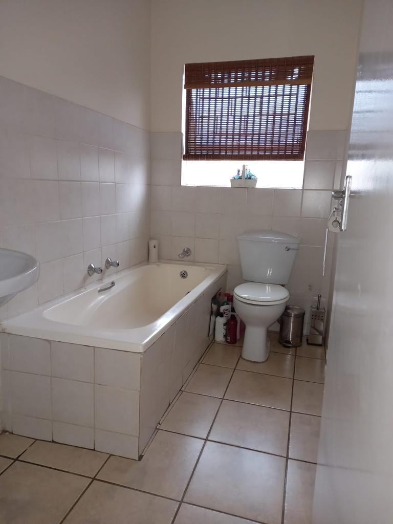 2 Bedroom Property for Sale in Little Falls Gauteng